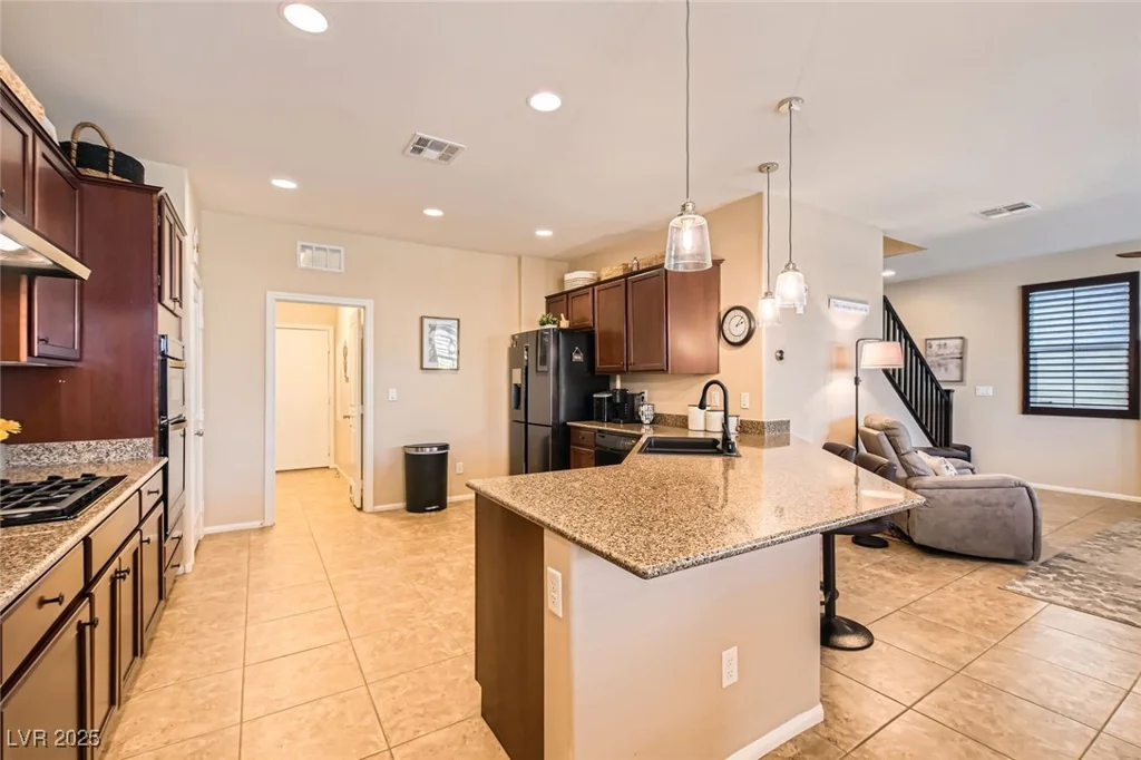 7154 Brighton Village, Las Vegas, NV 89166