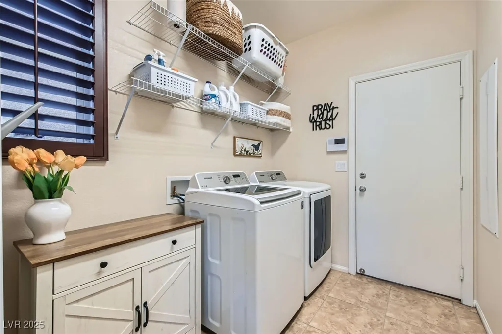 7154 Brighton Village, Las Vegas, NV 89166