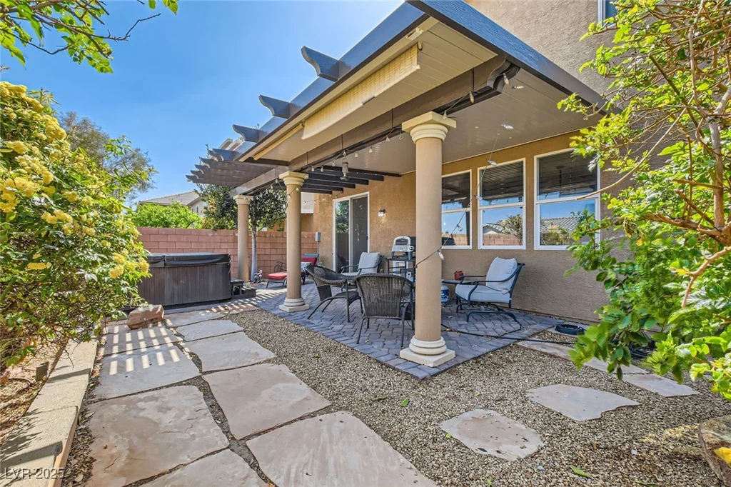 7154 Brighton Village, Las Vegas, NV 89166