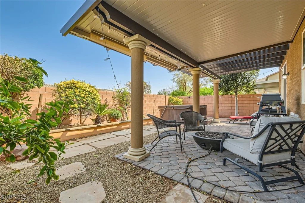 7154 Brighton Village, Las Vegas, NV 89166
