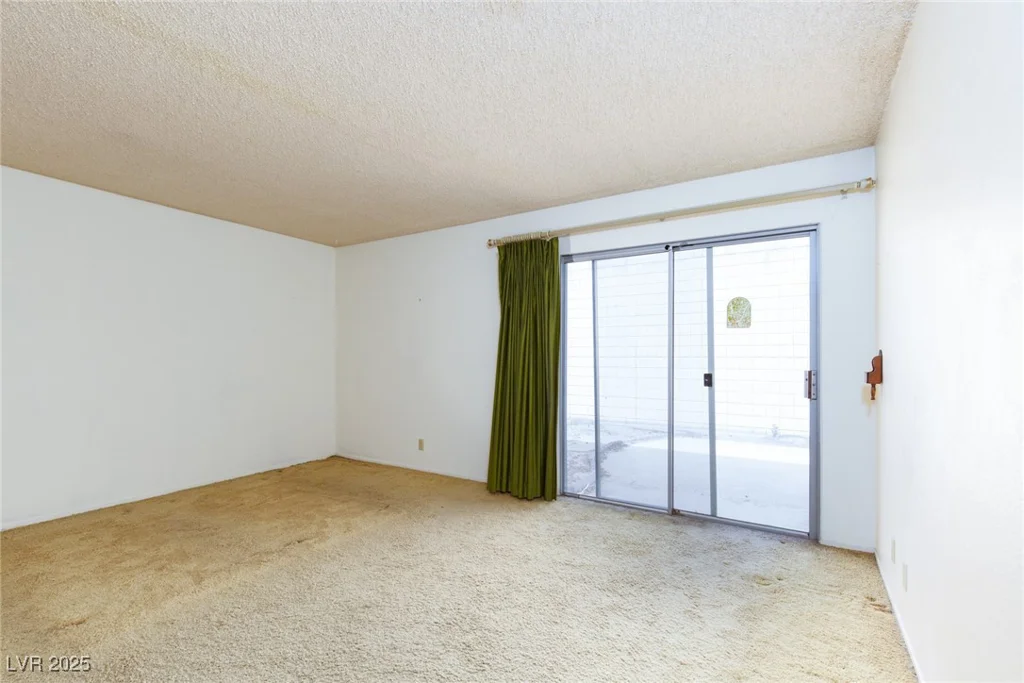 3871 Sinclair, Las Vegas, NV 89121
