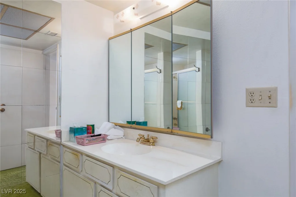 3871 Sinclair, Las Vegas, NV 89121