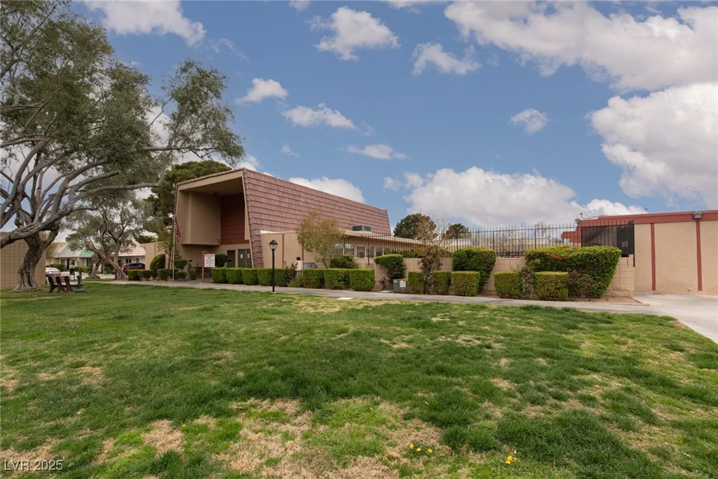 3871 Sinclair, Las Vegas, NV 89121