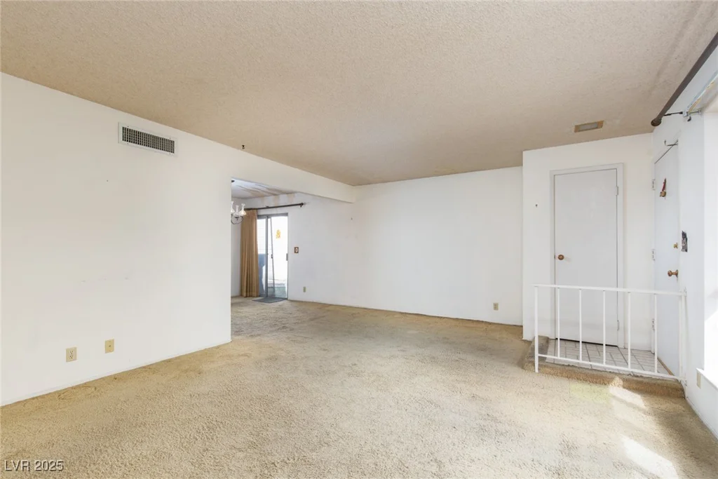 3871 Sinclair, Las Vegas, NV 89121