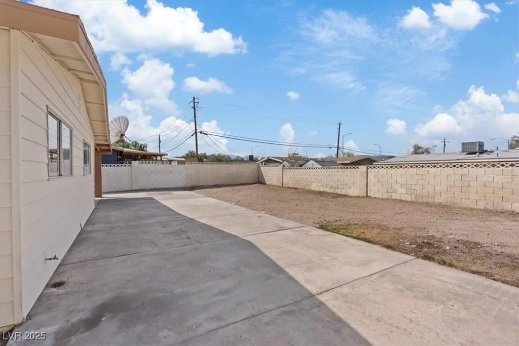 4562 Scott, Las Vegas, NV 89102