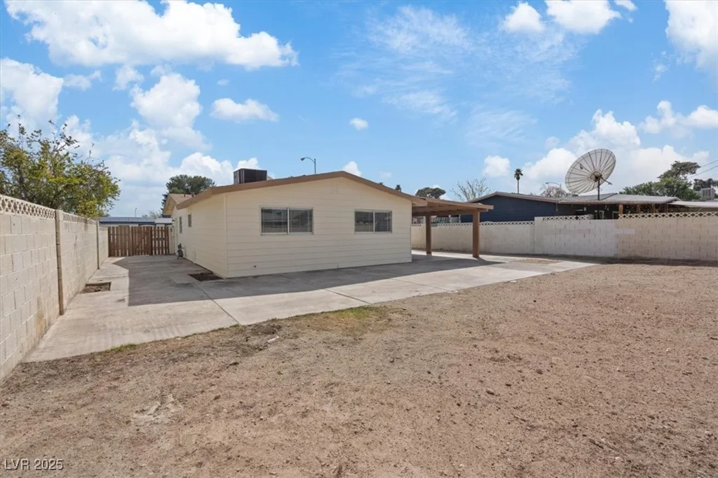 4562 Scott, Las Vegas, NV 89102