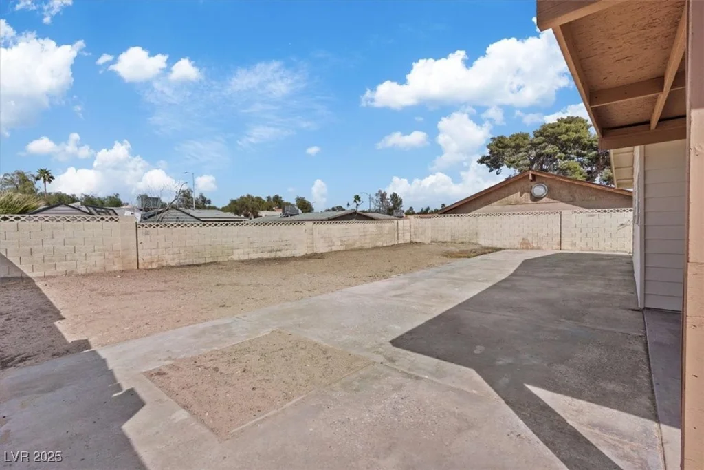 4562 Scott, Las Vegas, NV 89102