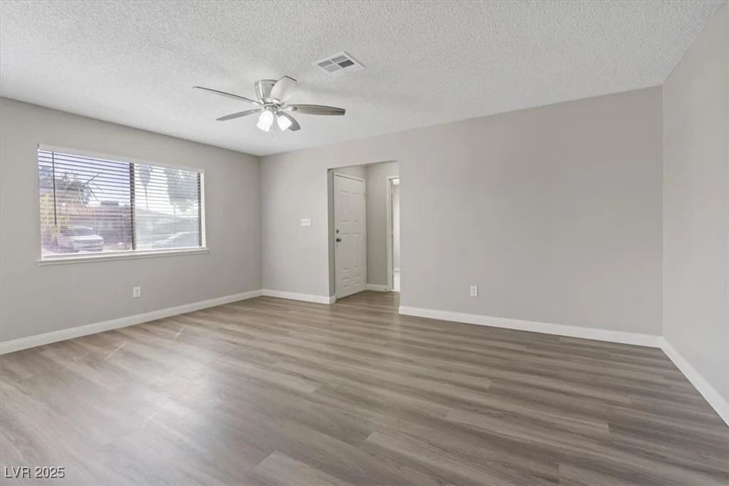 4562 Scott, Las Vegas, NV 89102