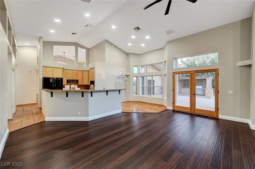 8470 Pioneer, Las Vegas, NV 89113