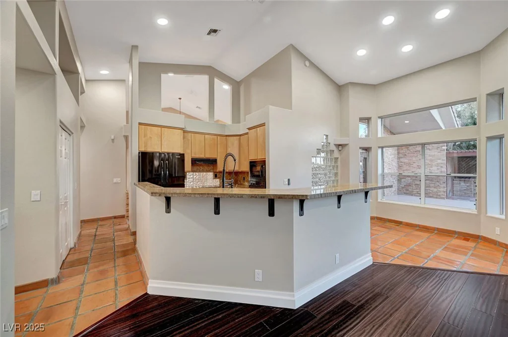 8470 Pioneer, Las Vegas, NV 89113
