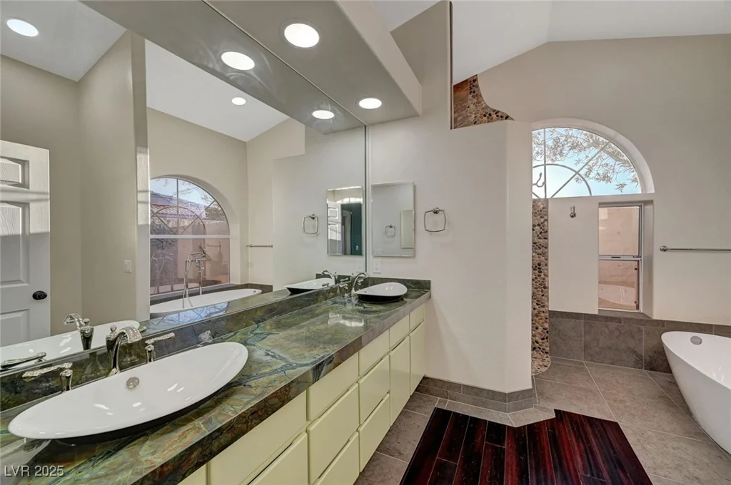 8470 Pioneer, Las Vegas, NV 89113
