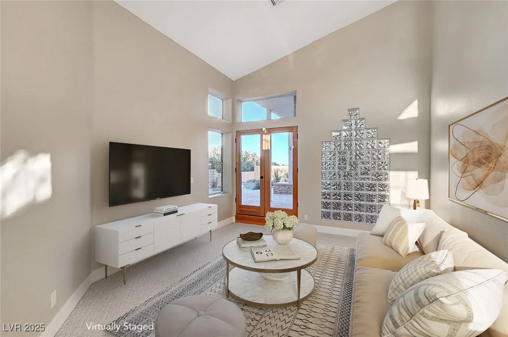8470 Pioneer, Las Vegas, NV 89113