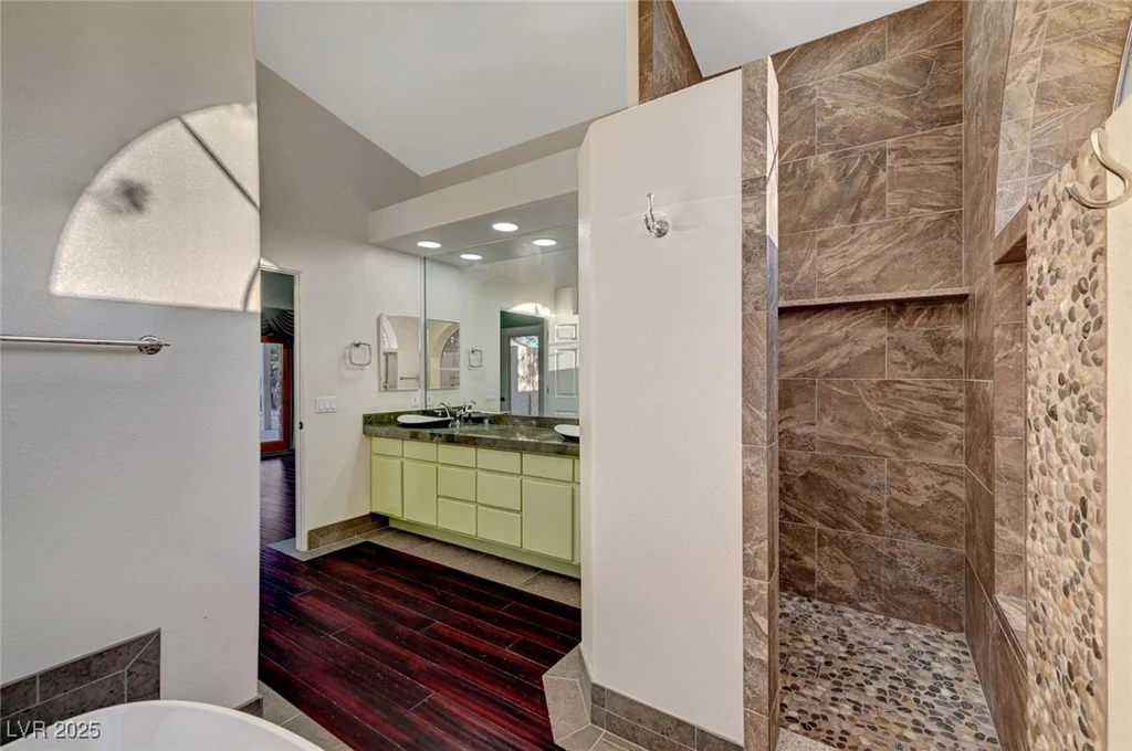 8470 Pioneer, Las Vegas, NV 89113