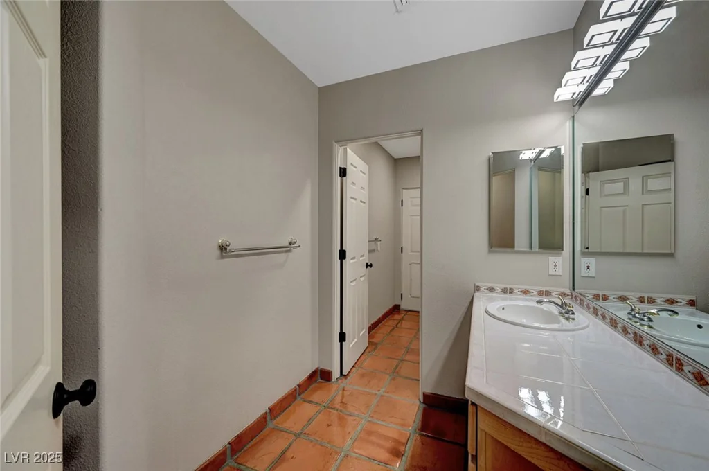 8470 Pioneer, Las Vegas, NV 89113