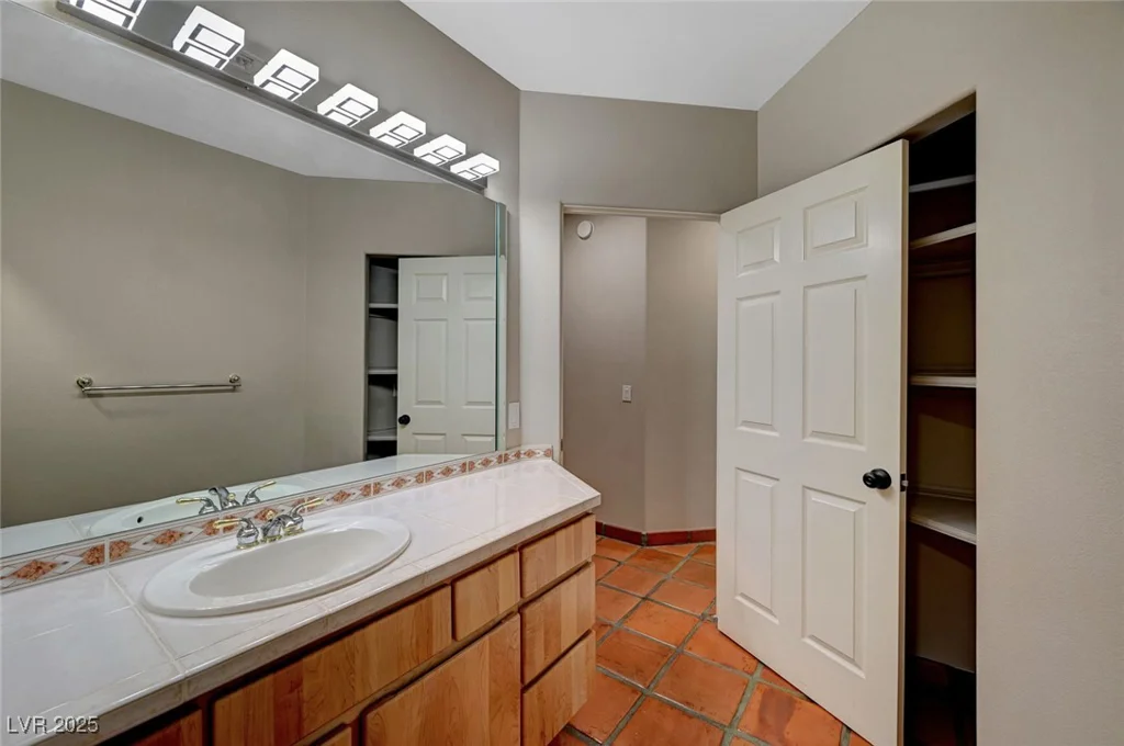 8470 Pioneer, Las Vegas, NV 89113