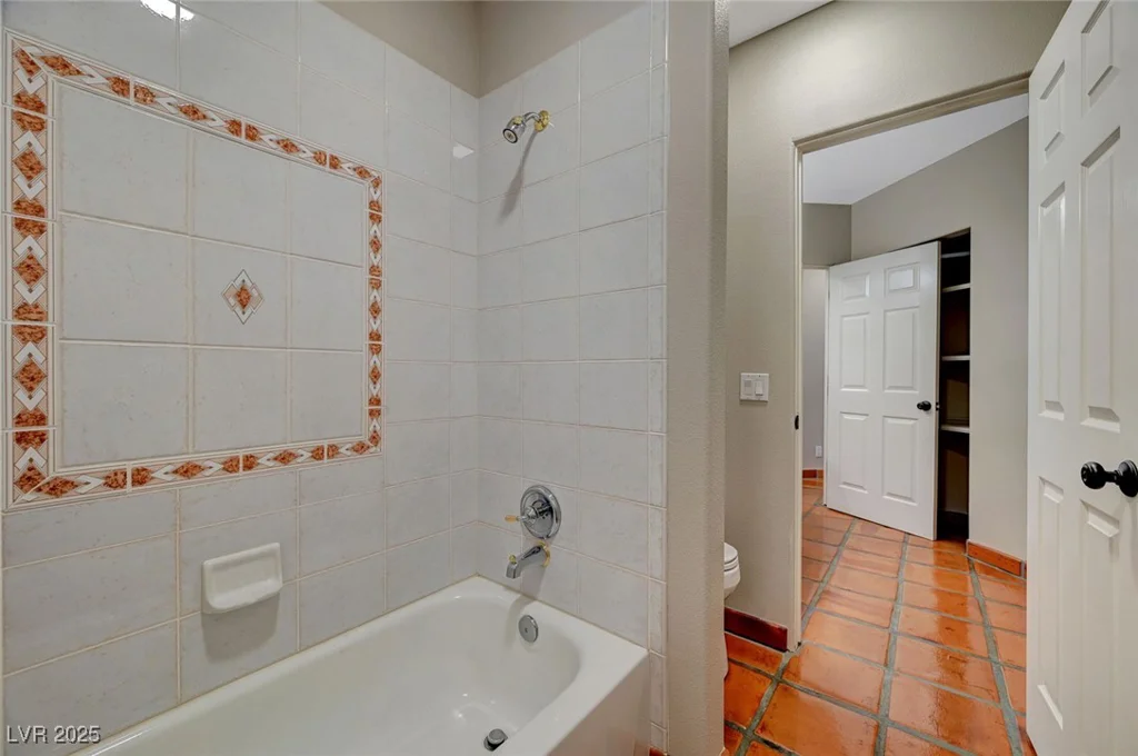 8470 Pioneer, Las Vegas, NV 89113