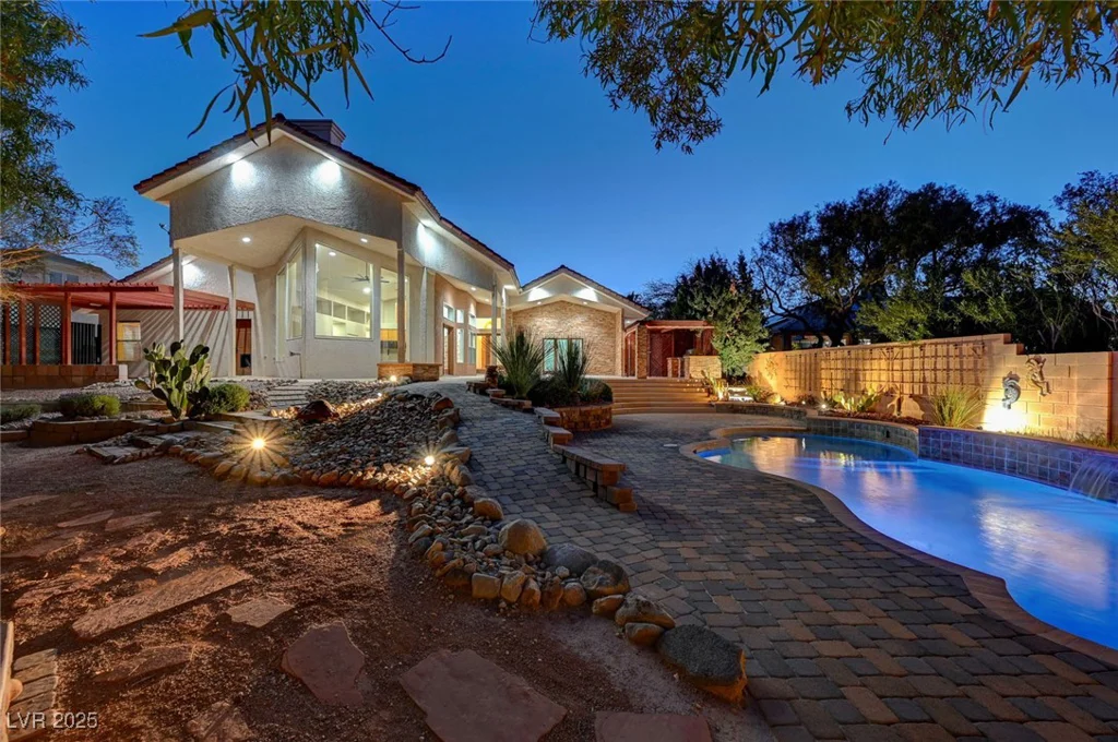 8470 Pioneer, Las Vegas, NV 89113