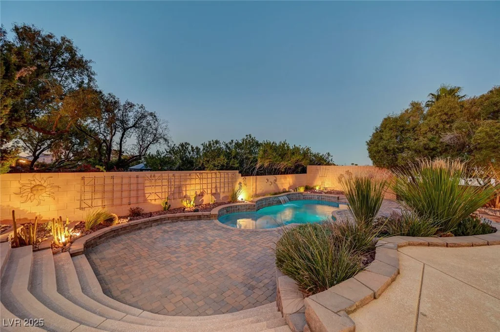 8470 Pioneer, Las Vegas, NV 89113