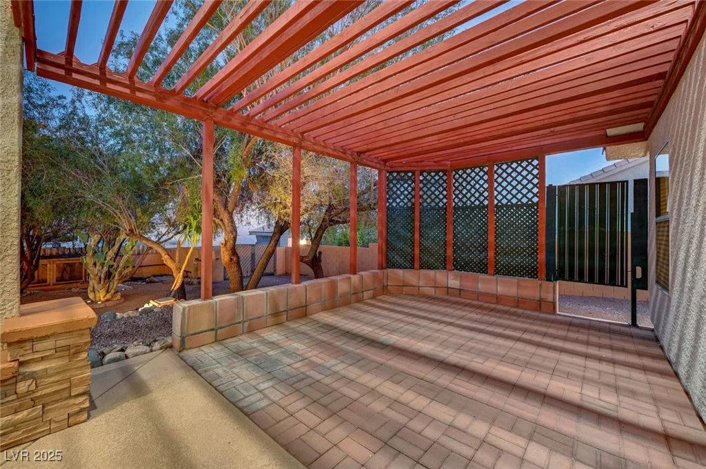 8470 Pioneer, Las Vegas, NV 89113