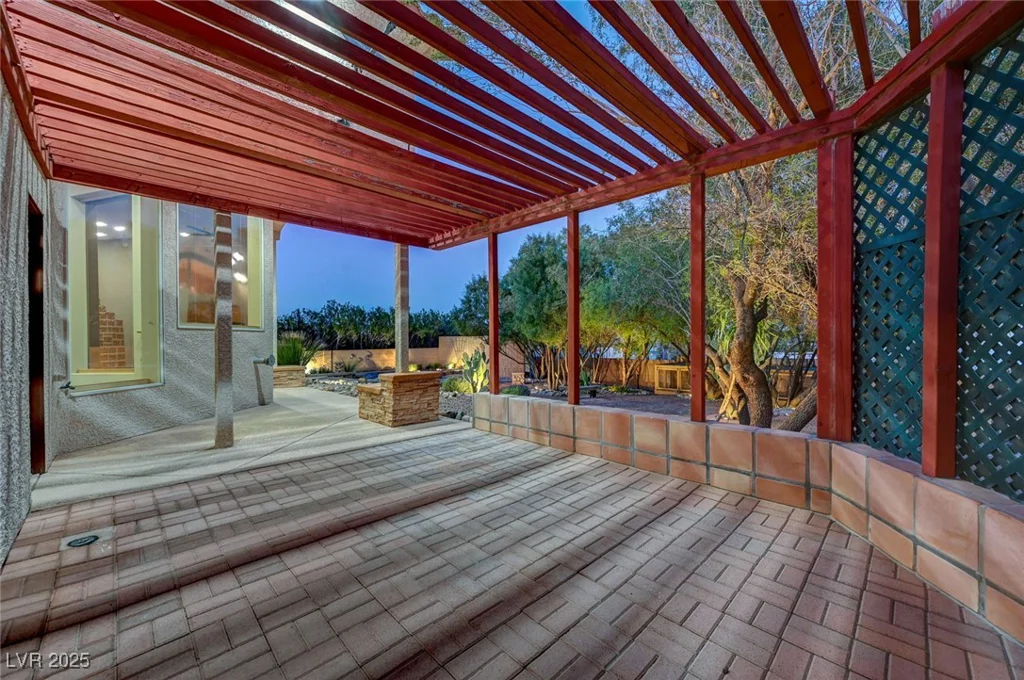 8470 Pioneer, Las Vegas, NV 89113