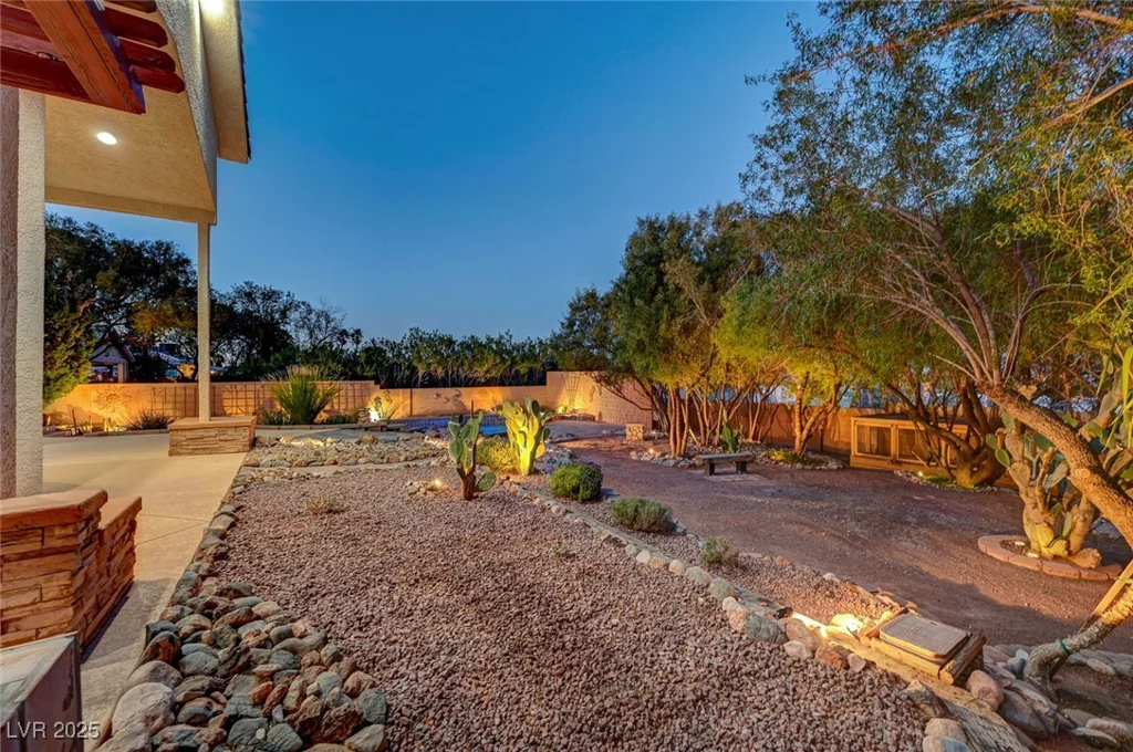 8470 Pioneer, Las Vegas, NV 89113