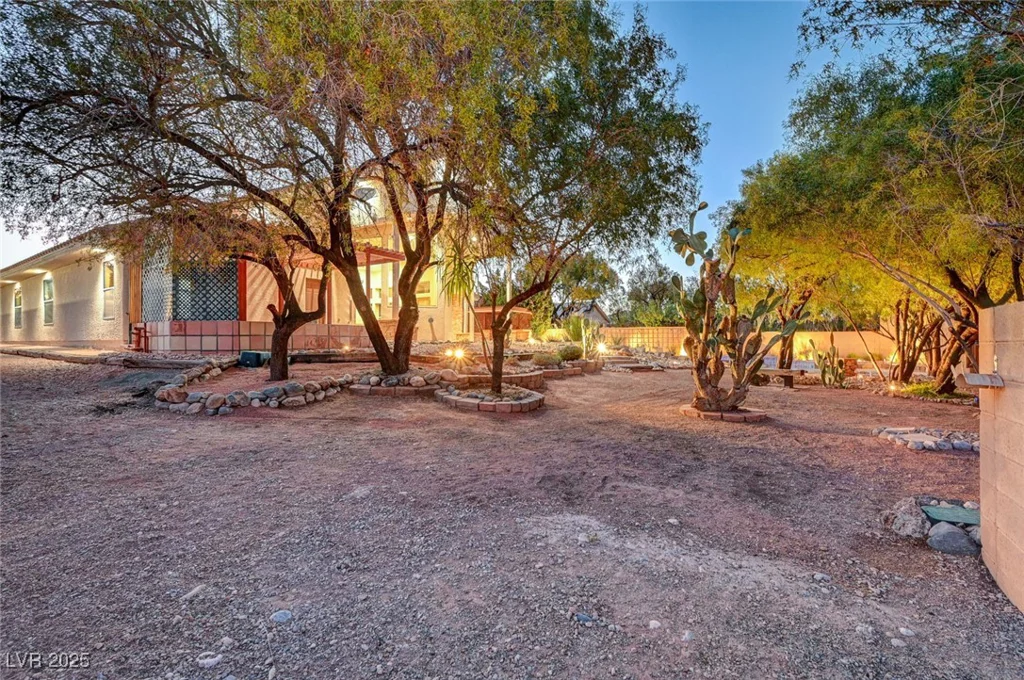 8470 Pioneer, Las Vegas, NV 89113