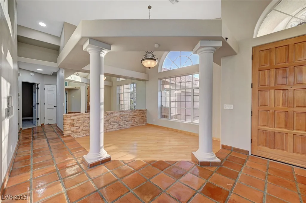 8470 Pioneer, Las Vegas, NV 89113
