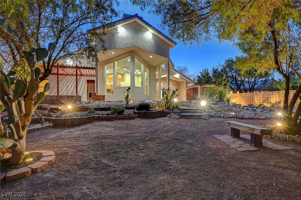 8470 Pioneer, Las Vegas, NV 89113