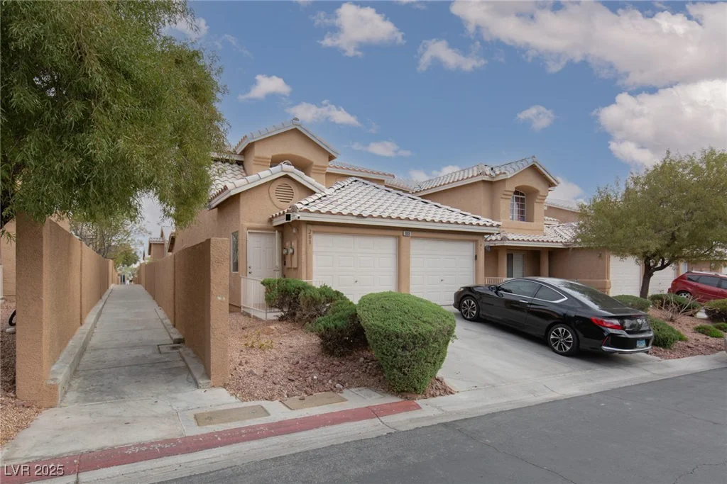 8008 Draco, Las Vegas, NV 89128