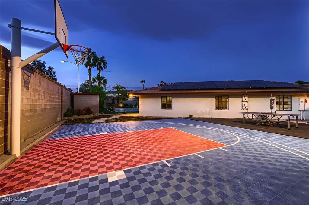 2721 Family, Las Vegas, NV 89117