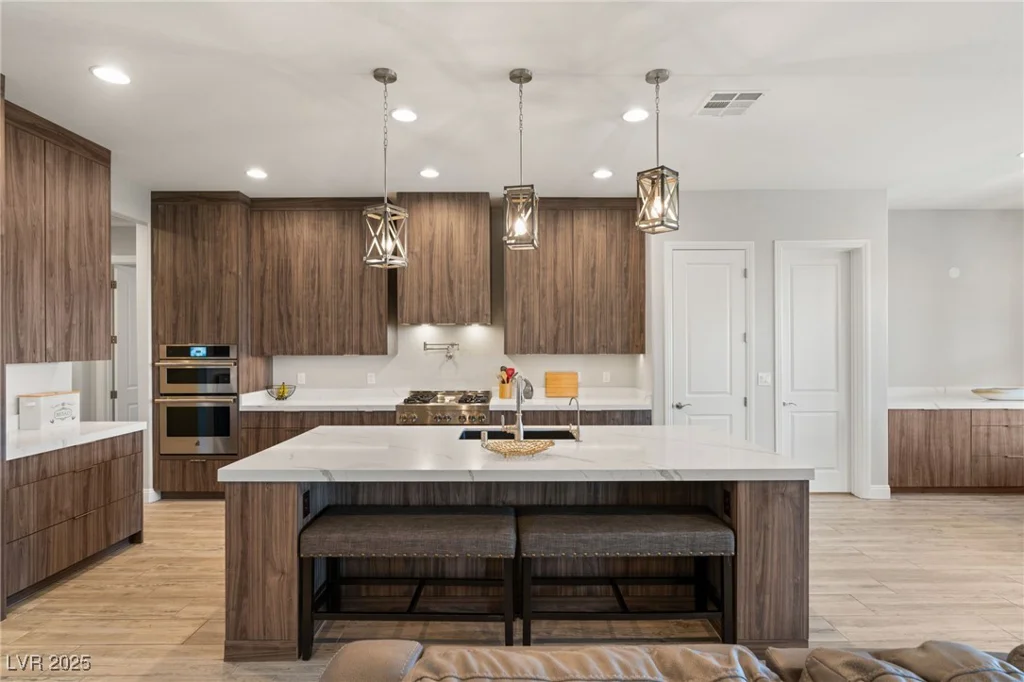 5860 Noah Springs, Las Vegas, NV 89149