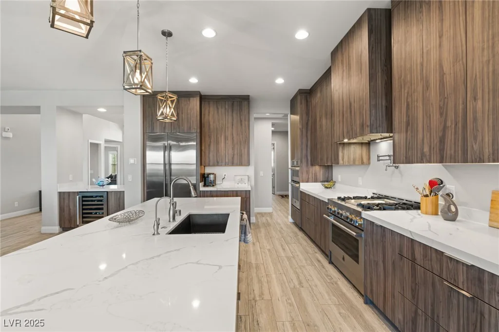 5860 Noah Springs, Las Vegas, NV 89149