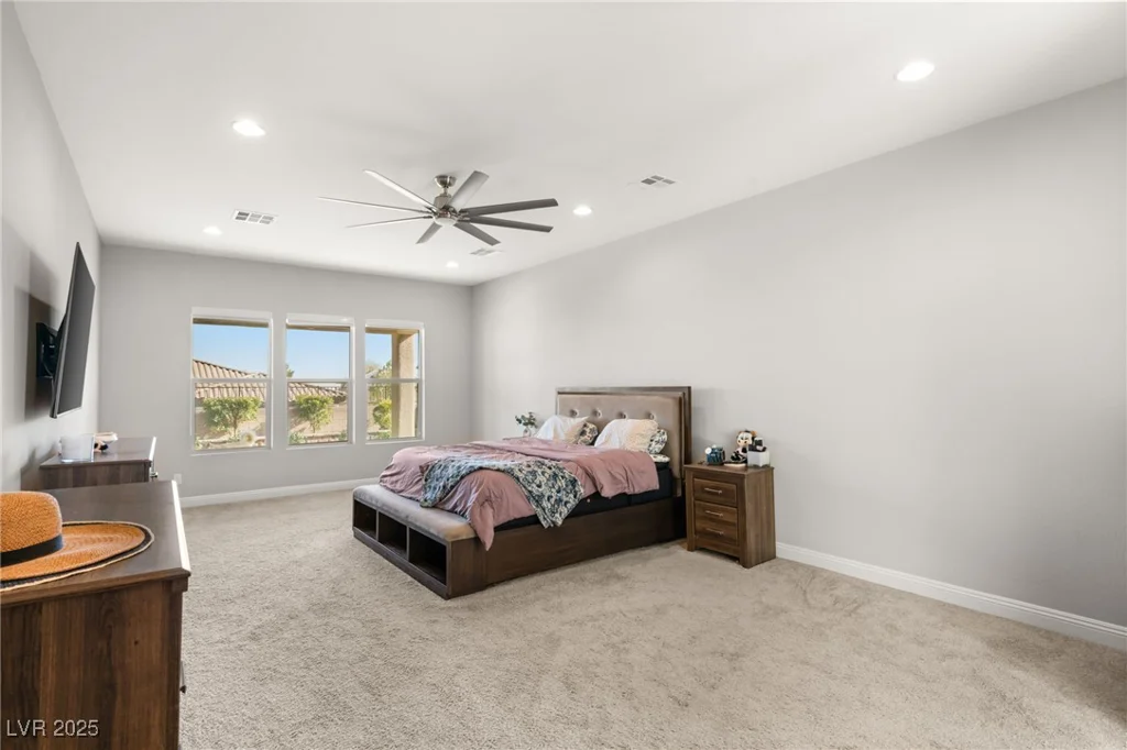 5860 Noah Springs, Las Vegas, NV 89149