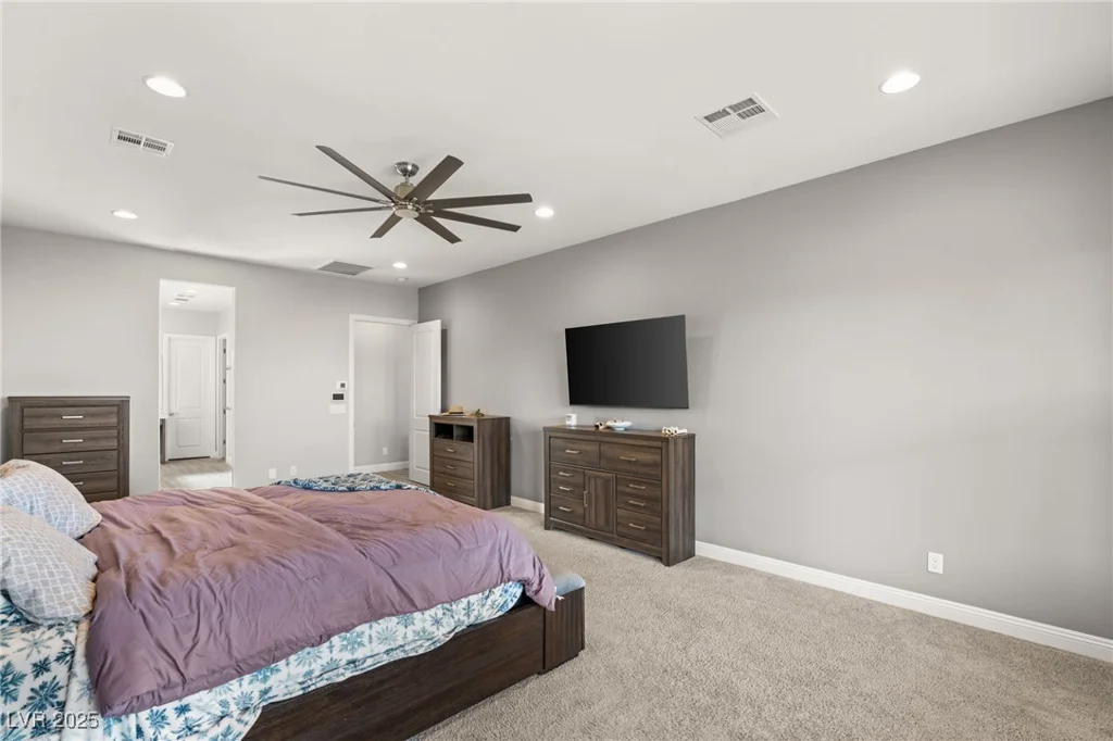 5860 Noah Springs, Las Vegas, NV 89149