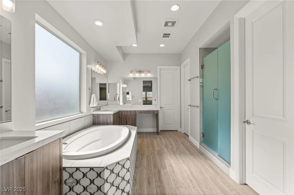 5860 Noah Springs, Las Vegas, NV 89149