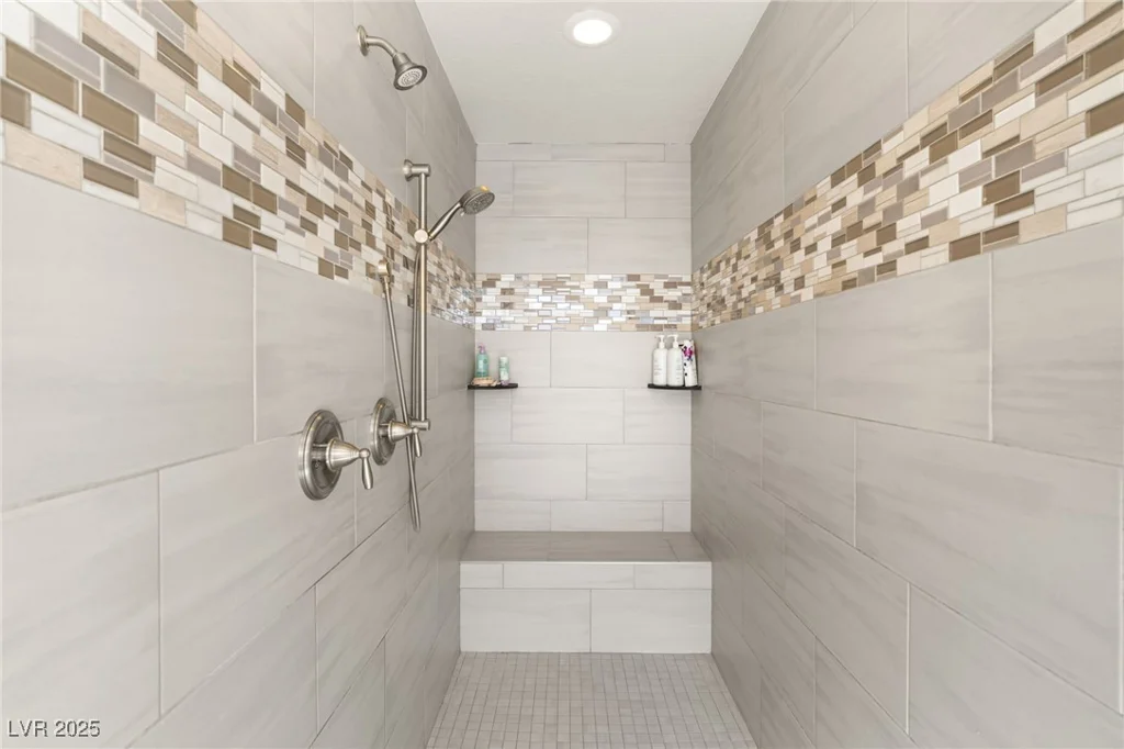 5860 Noah Springs, Las Vegas, NV 89149