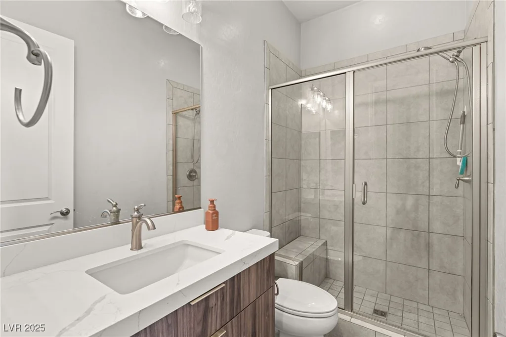 5860 Noah Springs, Las Vegas, NV 89149