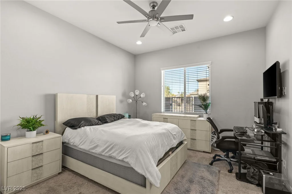 5860 Noah Springs, Las Vegas, NV 89149