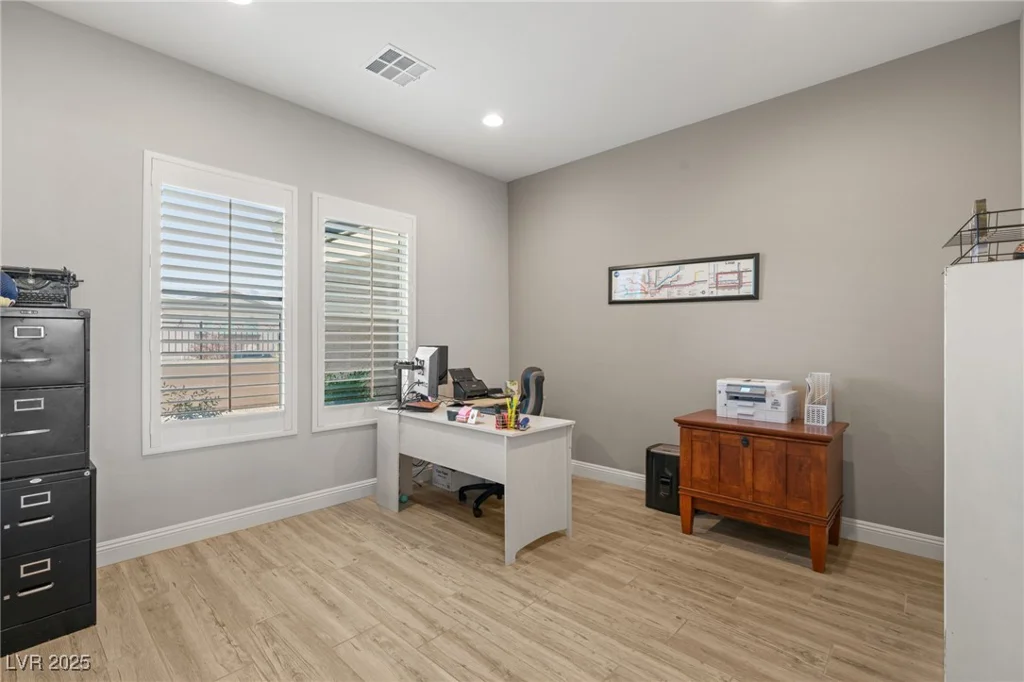 5860 Noah Springs, Las Vegas, NV 89149
