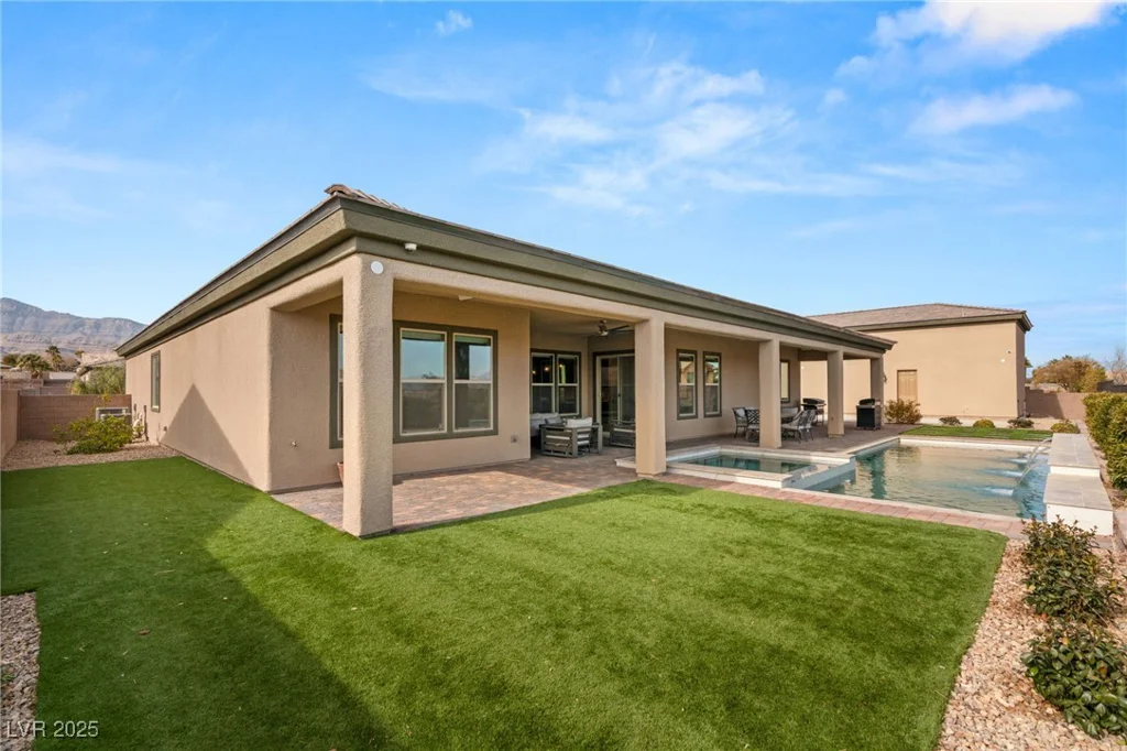 5860 Noah Springs, Las Vegas, NV 89149