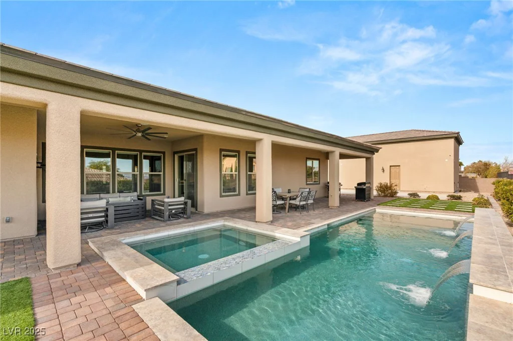 5860 Noah Springs, Las Vegas, NV 89149