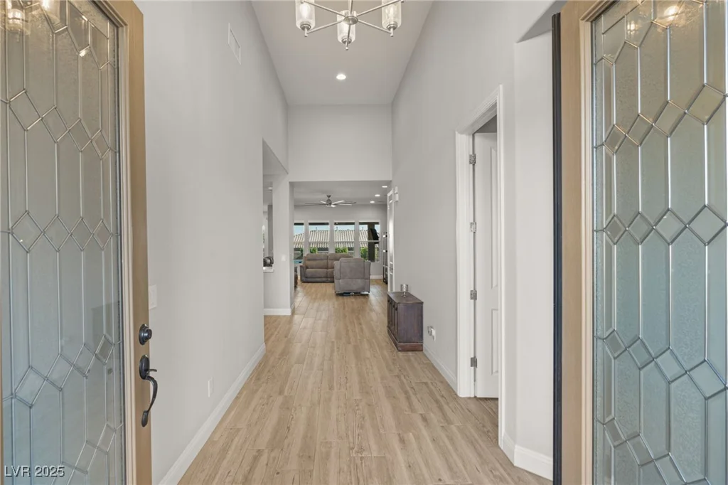 5860 Noah Springs, Las Vegas, NV 89149