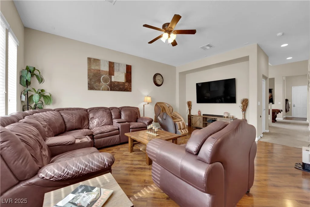 6647 Rego Park, Las Vegas, NV 89166