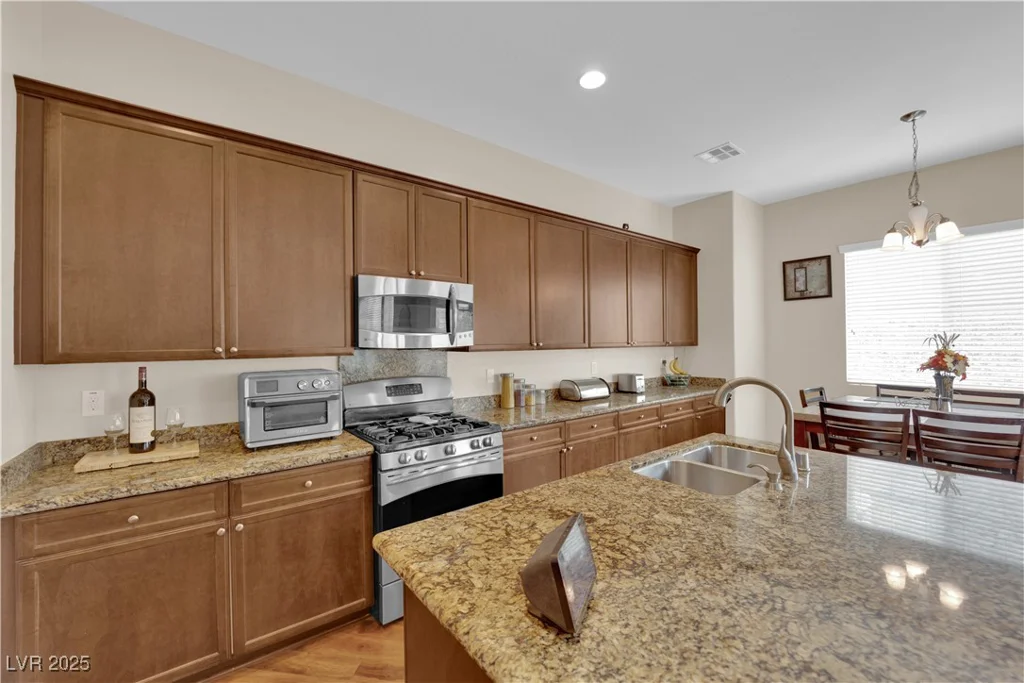 6647 Rego Park, Las Vegas, NV 89166