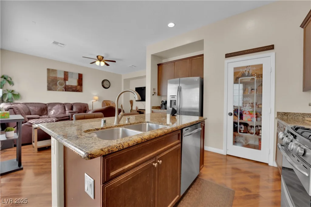 6647 Rego Park, Las Vegas, NV 89166