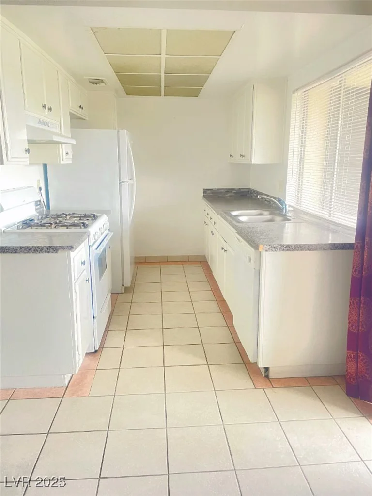 1440 Vegas Valley, Las Vegas, NV 89169