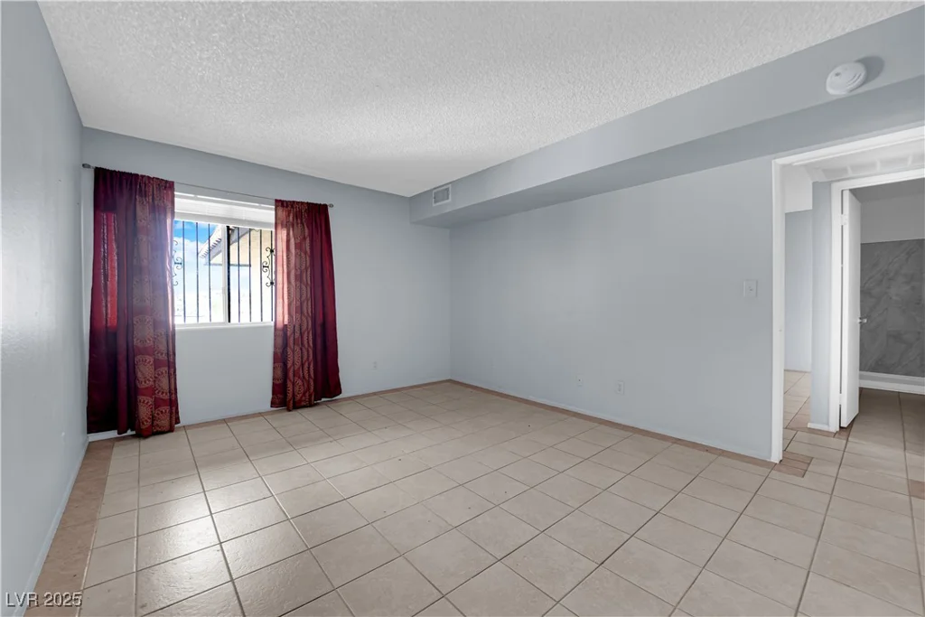 1440 Vegas Valley, Las Vegas, NV 89169