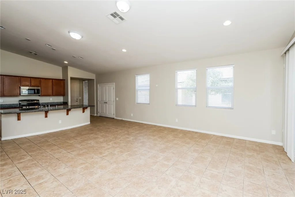 6856 Council Heights, Las Vegas, NV 89142