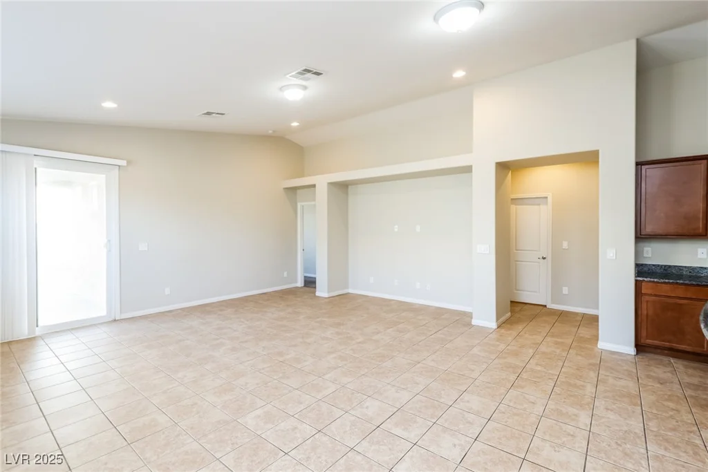 6856 Council Heights, Las Vegas, NV 89142