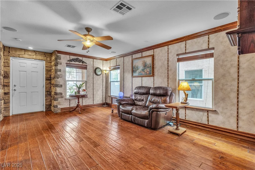 5050 Secret Rock, Las Vegas, NV 89122